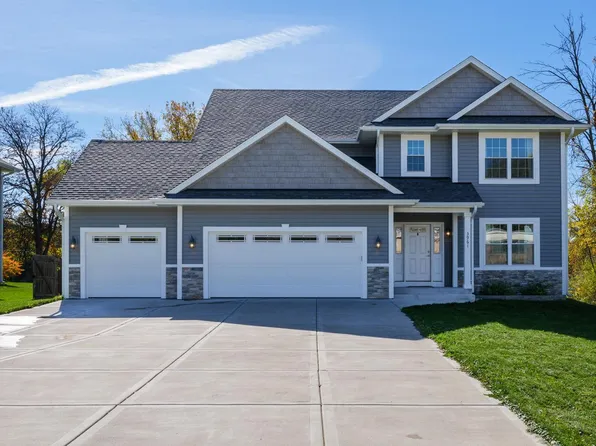 3961 East Oakwood ROAD, Oak Creek, WI 53154