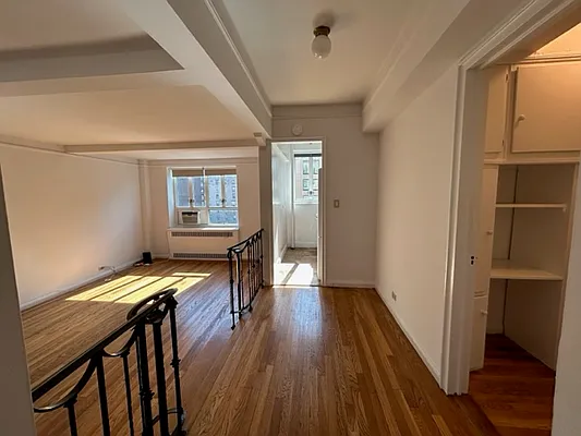 Rented by Bank Neary | media 11