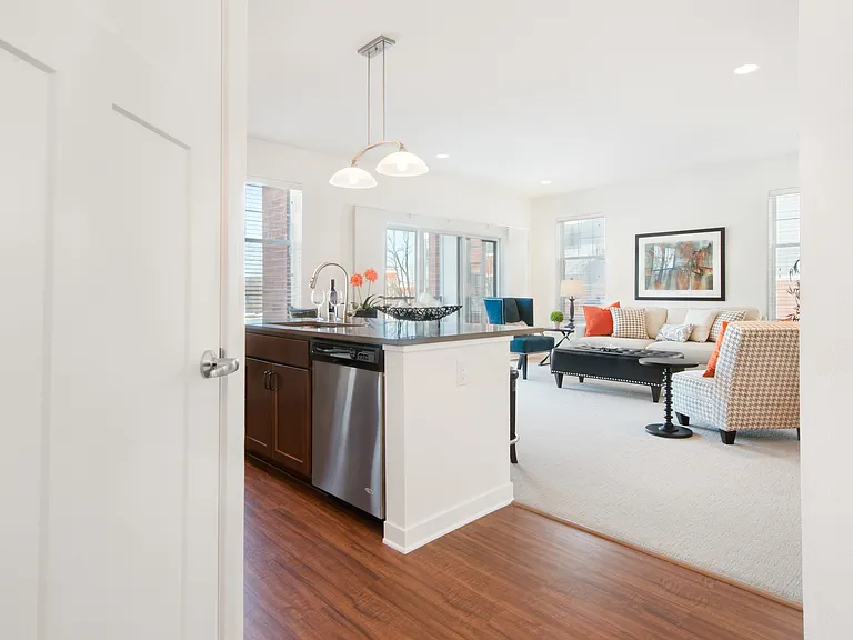 Wells Street Station Apartments Entryway