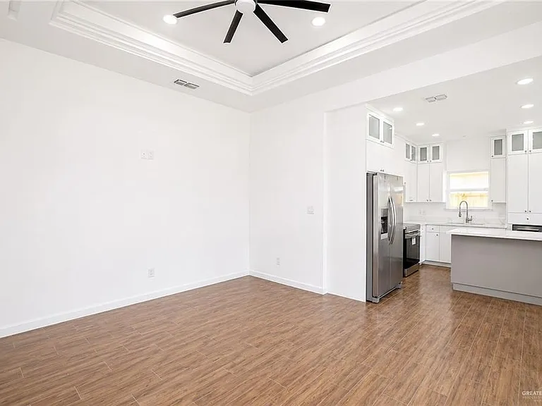 10825 N Sugar Bear Dr — Photo 6