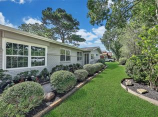 5705 Melody Ln, Dickinson, TX 77539