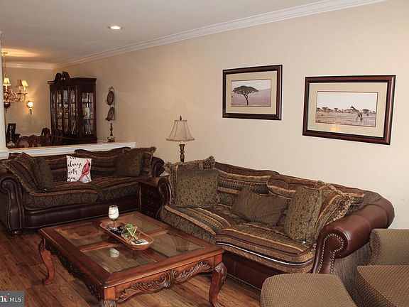 2nd image of 104 Delmar Ct