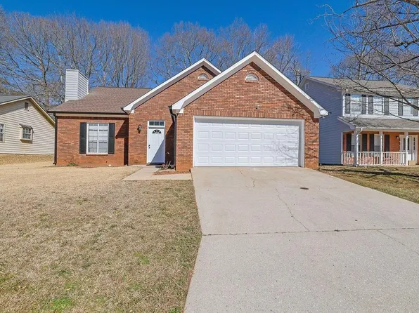 983 Oakwood Chase Cir, Stone Mountain, GA 30083