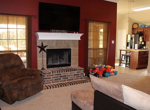 2nd image of 460 Admiral Dr