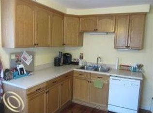 17940 Bayne St, Roseville, MI 48066