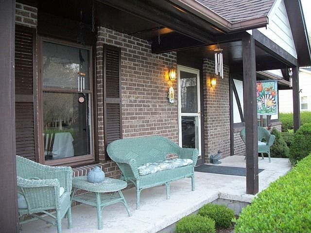 2nd image of 31 Ironstone Dr
