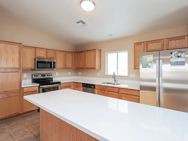 39670 N Kristy Ln — Photo 5