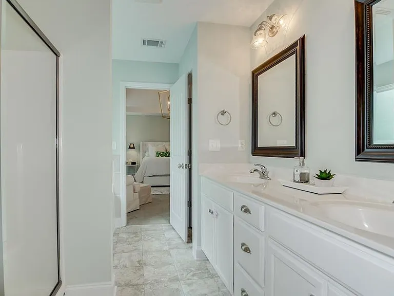 1554 Driftwood Ln — Photo 13