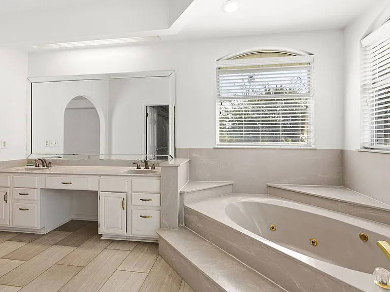 83 Lake Lorraine Cir — Photo 37