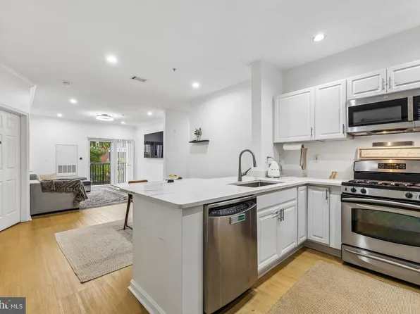 11373 Aristotle Dr #9109, Fairfax, VA 22030
