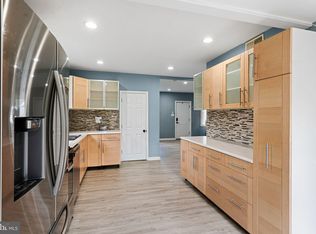 15 Oxford Ave, Gloucester City, NJ 08030