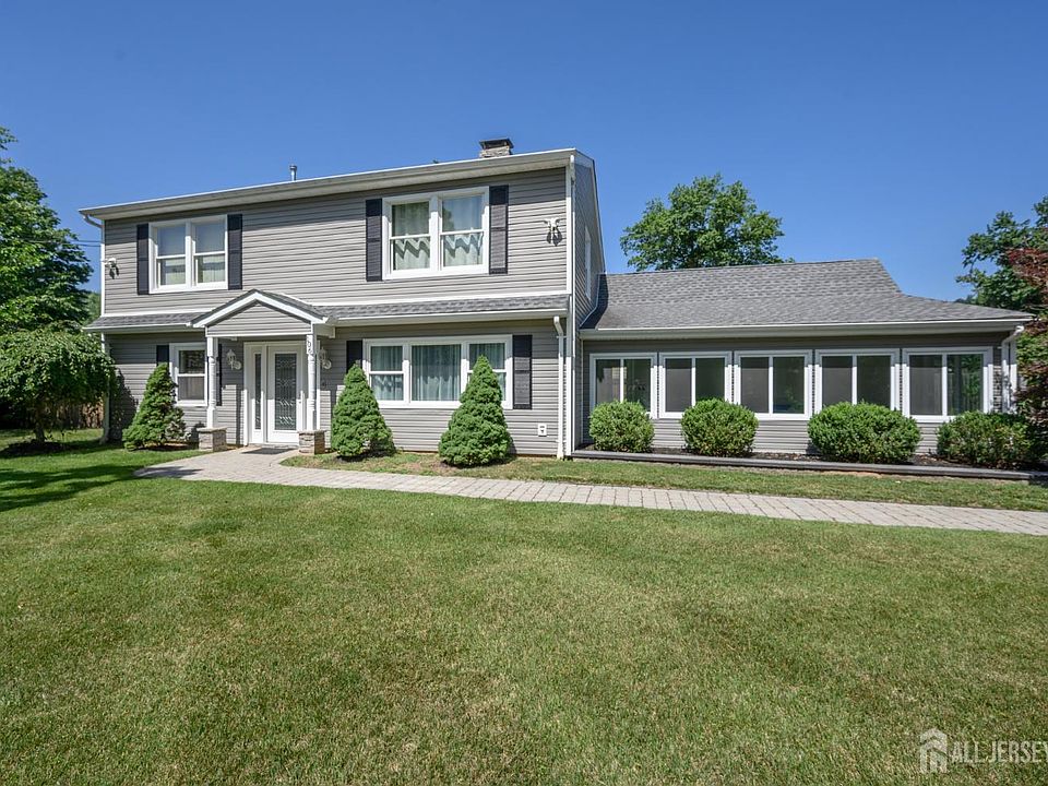 1st image of 106 Greenbrook Rd