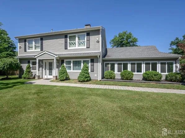 106 Greenbrook Rd, Green Brook, NJ 08812