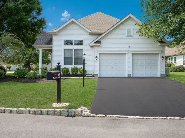 29 Tupelo Ln, Langhorne, PA 19047