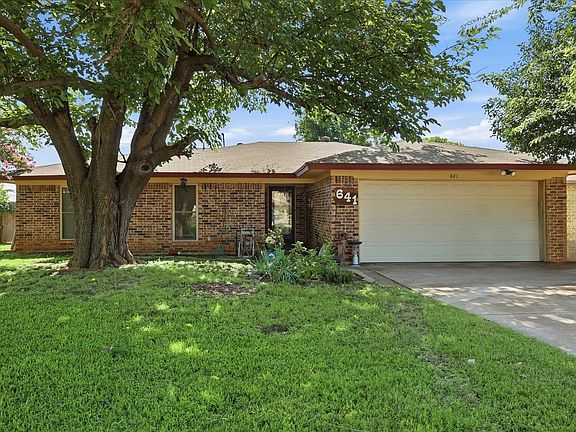 3rd image of 641 Deborah Ct