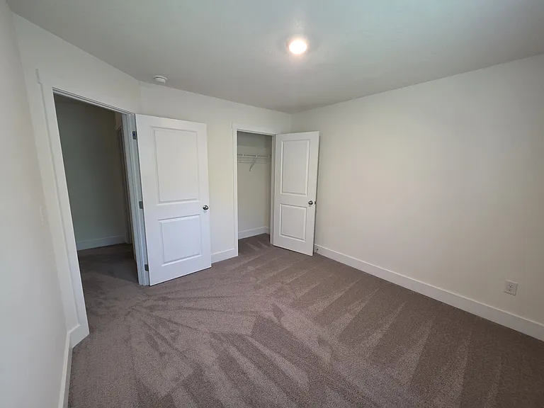 246 Business Park Ln — Photo 24