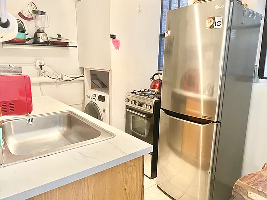 Rented by Strike Realty NY, LLC | media 23