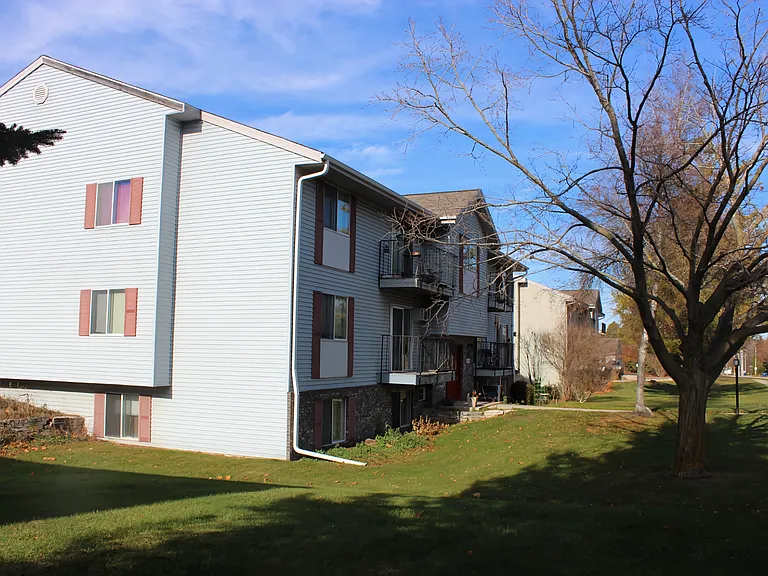 Springhill Apartments — Photo 33