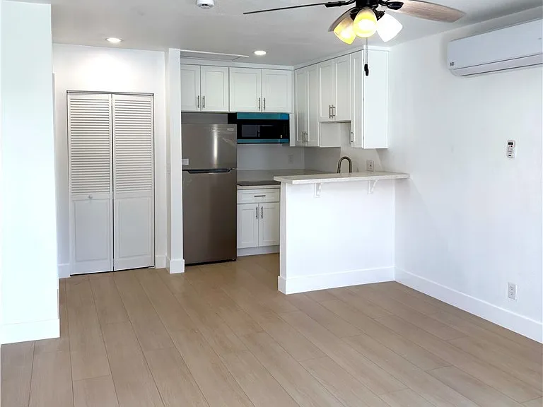 3809 Carol Dr #C — Photo 4