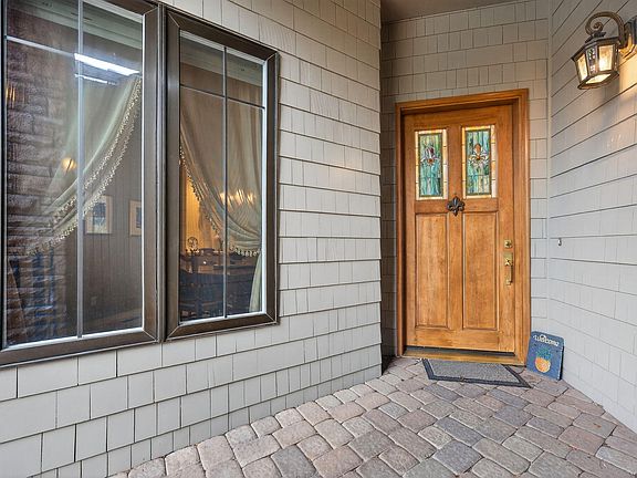 3rd image of 62029 Fall Creek Loop