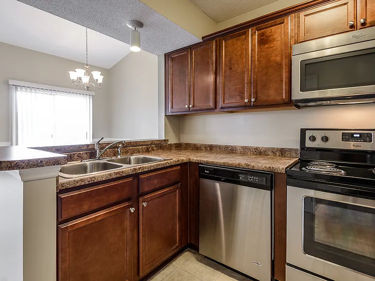 Treybrooke Apartments — Photo 11