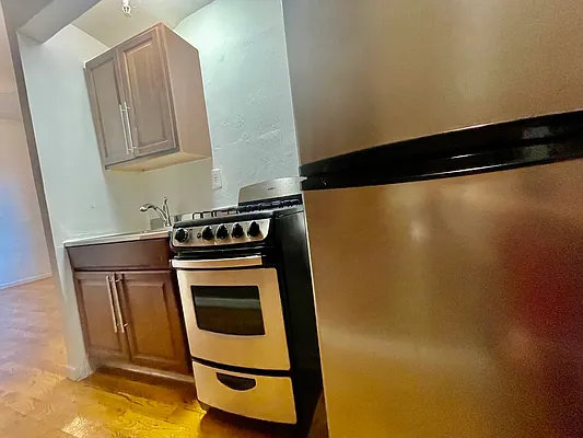 Rented by R New York | media 21