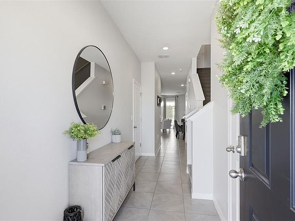 2nd image of 17526 Crescent Moon Loop