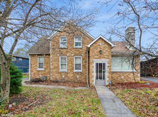 534 4th St, Lemont, IL 60439