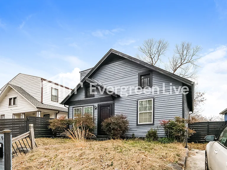 1596 Jonesboro Rd SE — Photo 2