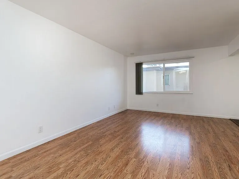 370 Staten Avenue — Photo 31