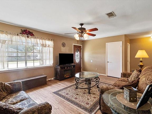2nd image of 2137 Esplanade Pl