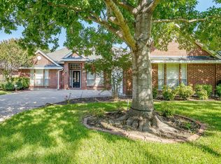 6712 Canyon Crest Dr, Fort Worth, TX 76132