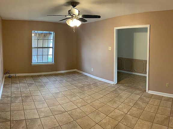 2nd image of 506 Broadmoor Blvd