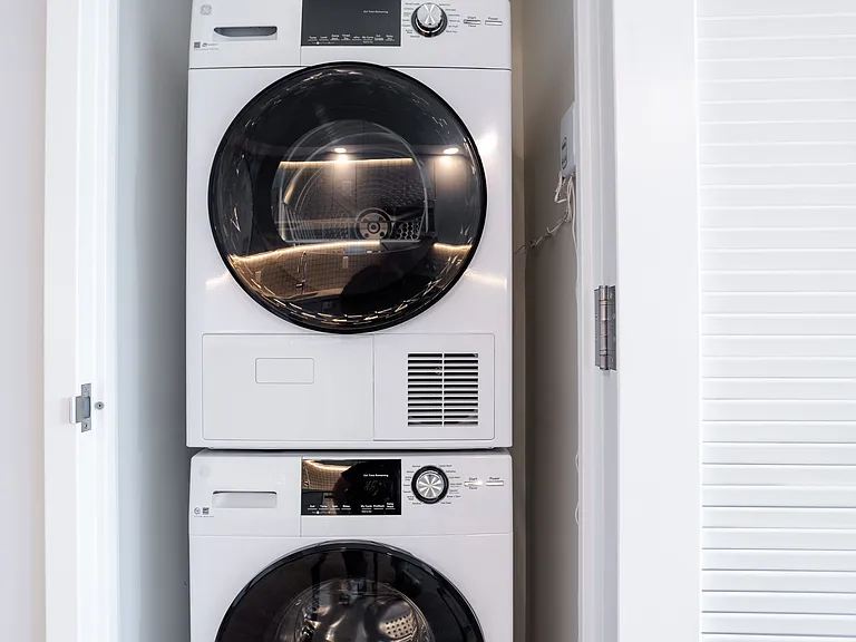 18303 Hillside Ave #2D — Photo 9