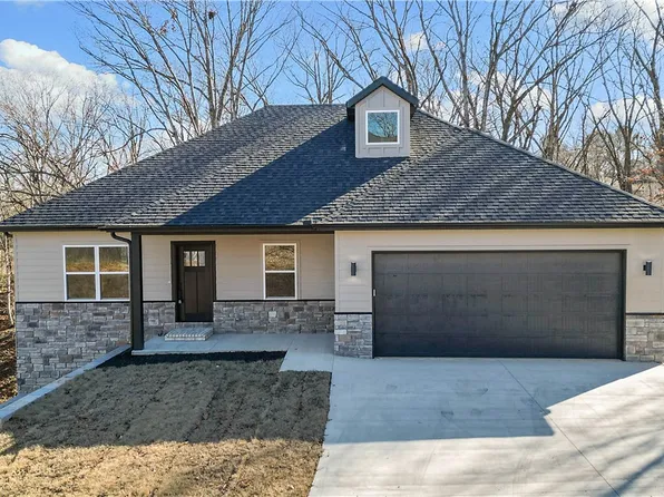 6 Marionet Cir, Bella Vista, AR 72714