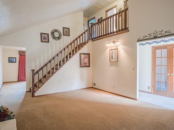4th image of 10330 Roseway Blvd