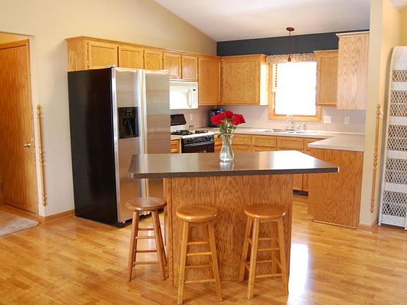 3rd image of 4769 Oaklane Dr