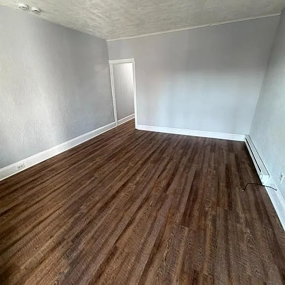 1410 Huddle Ave #1 — Photo 4