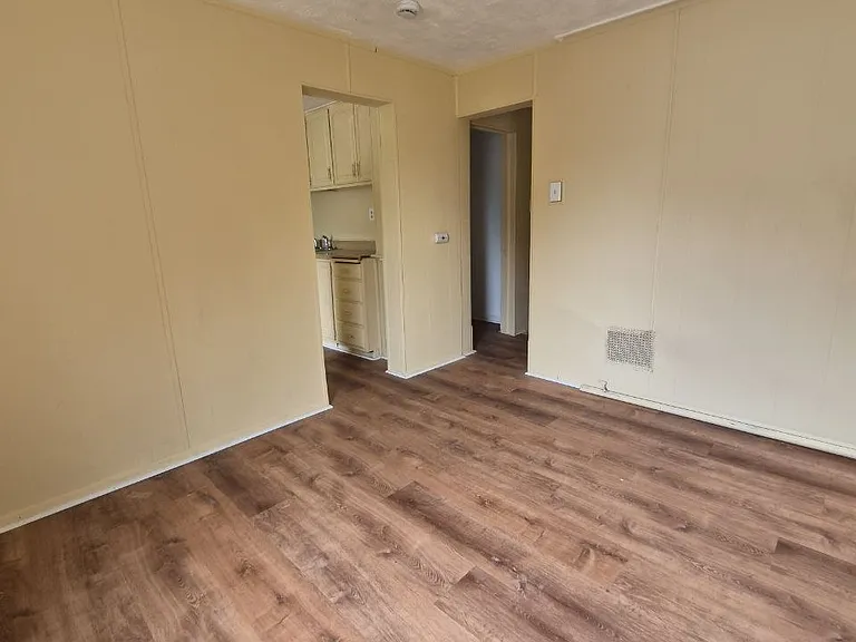 206 Allen St #2 — Photo 6