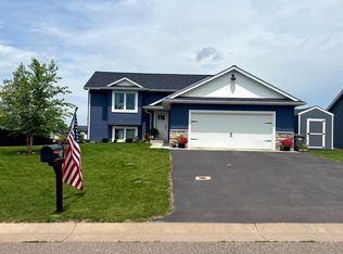 370 Bluebill St, Baldwin, WI 54002