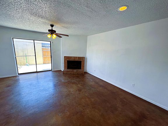 2nd image of 121 S Las Vegas Trl