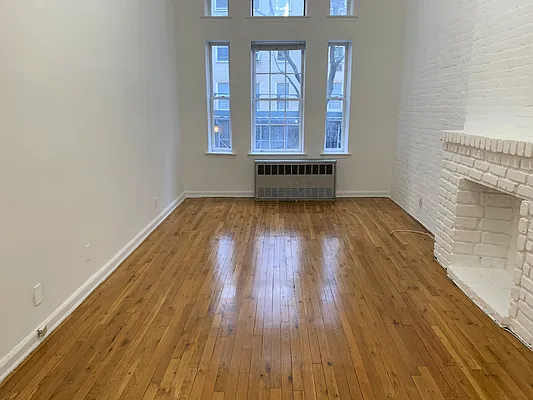 Rented by Joe Gotham LTD | media 19