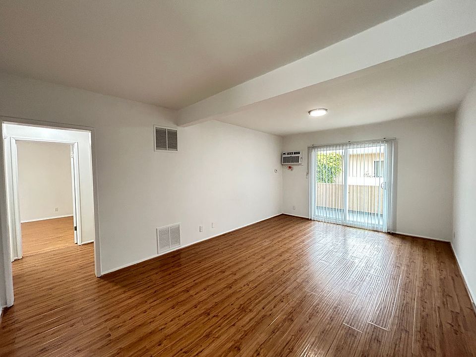 1st image of 1863 10th St #31-M