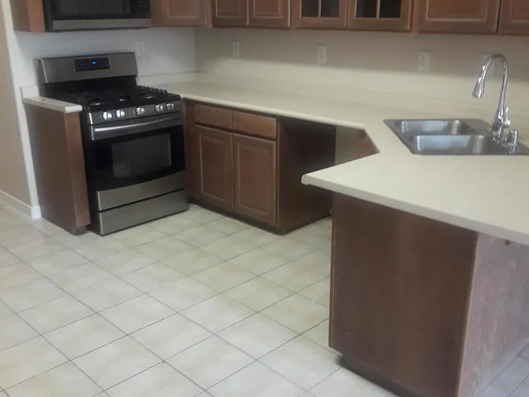 517 Belvidere St #B — Photo 4