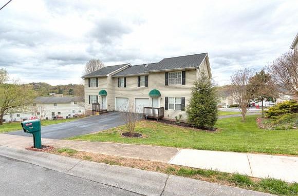 1st image of 124 Arrowhead Dr #0