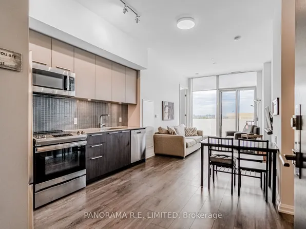 4208 Dundas St W #802, Toronto, ON M8X 0B1