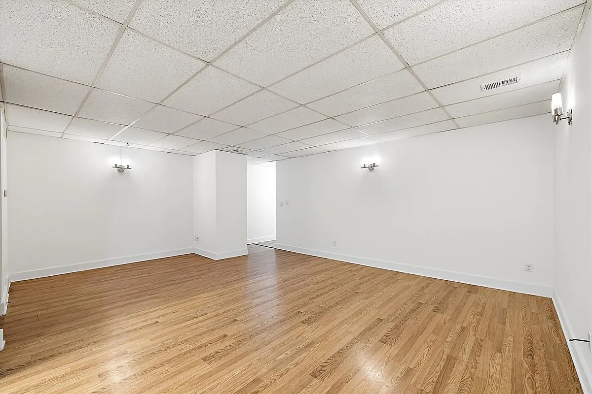 113 South Saginaw Street - B — Photo 2