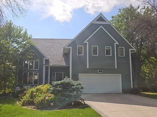 6752 Marsh Ridge Ct, Eden Prairie, MN 55346