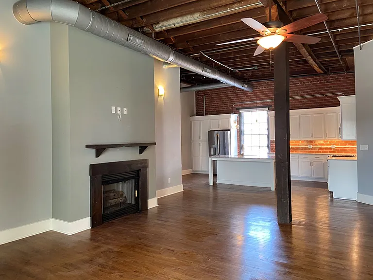 1200 Commerce St #2 — Photo 12