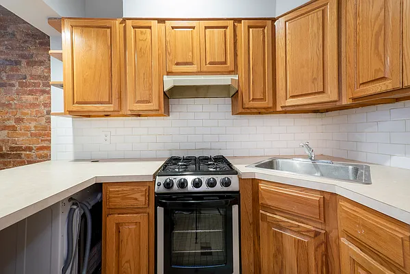 Rented by BH Brokerage Group | media 14